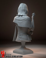 Lune Bust