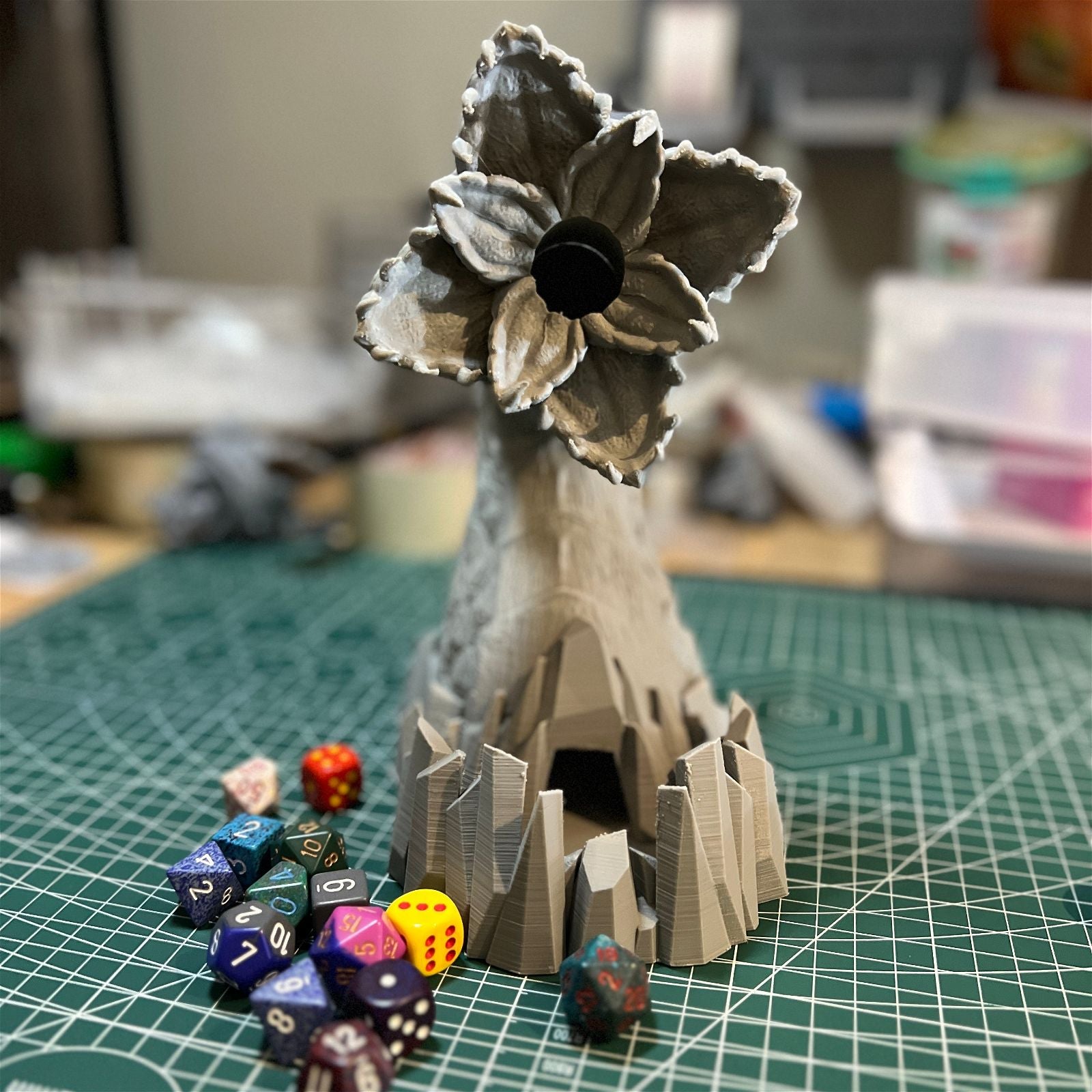 Moon Worm Dice Tower - The Printable Dragon